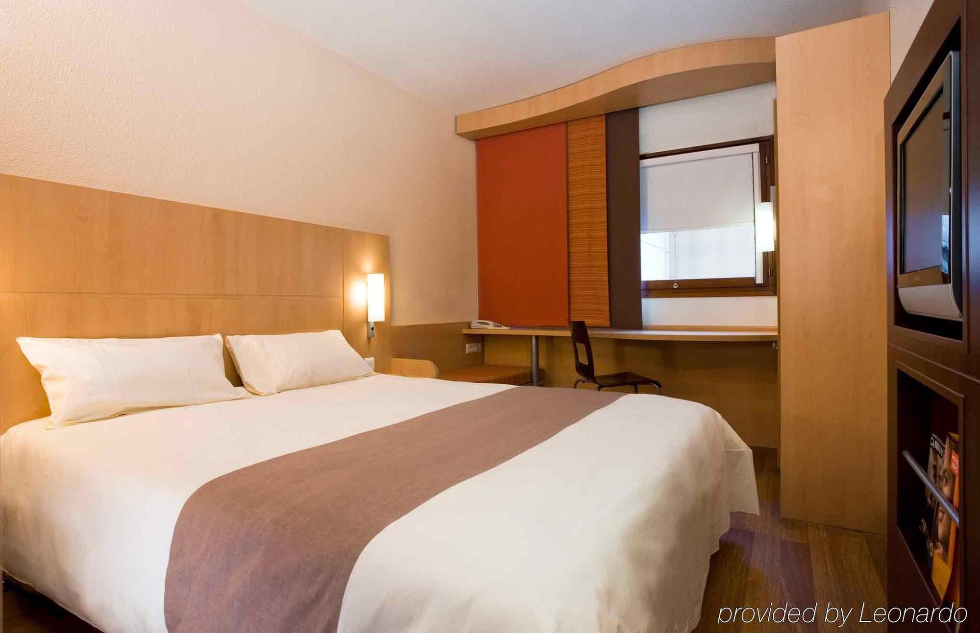 Ibis Paris Gare Montparnasse 15Eme Hotel Екстериор снимка